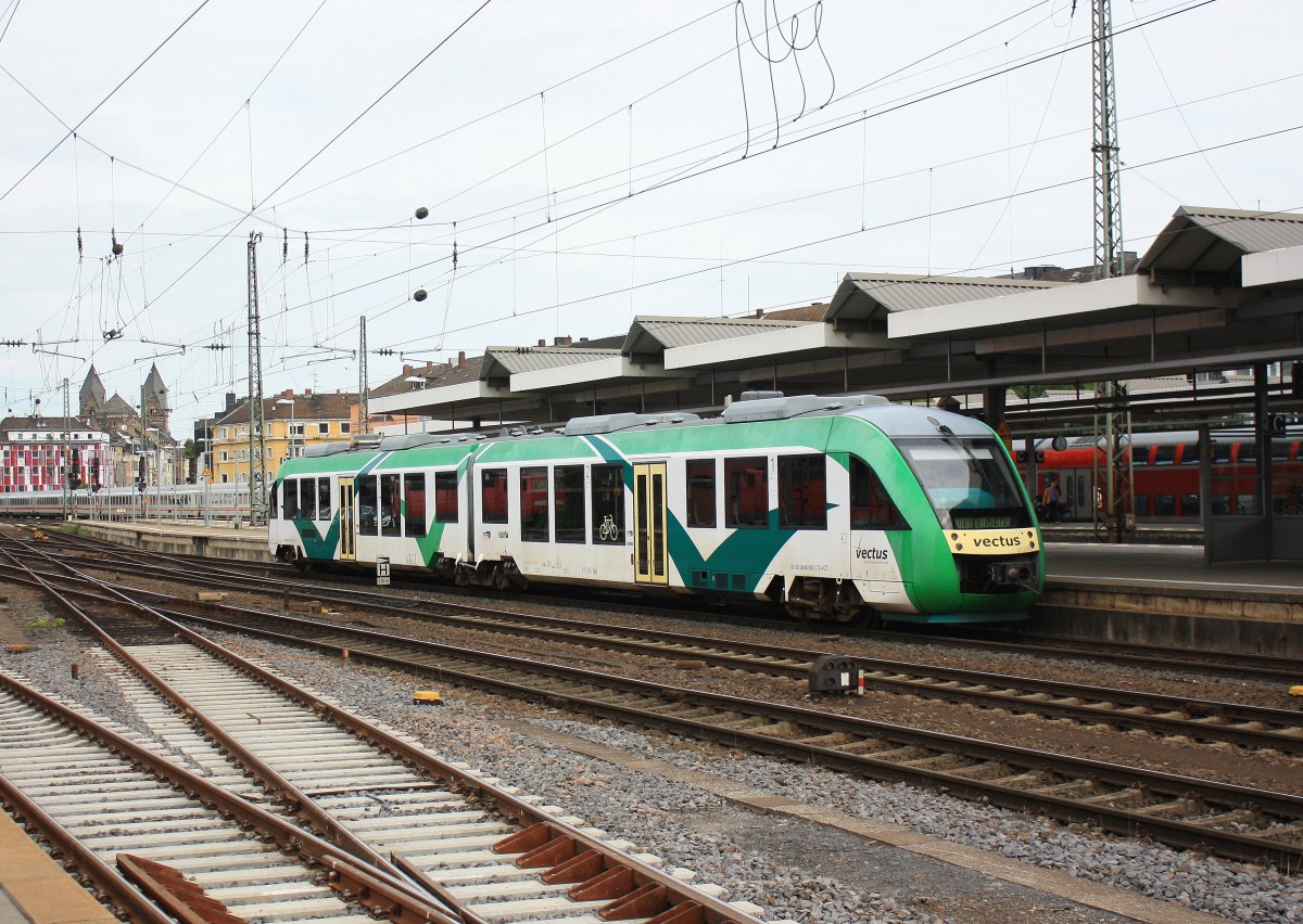 Triebwagen 648 165-8 am 22. August 2014 im Bahnhof von Koblenz.