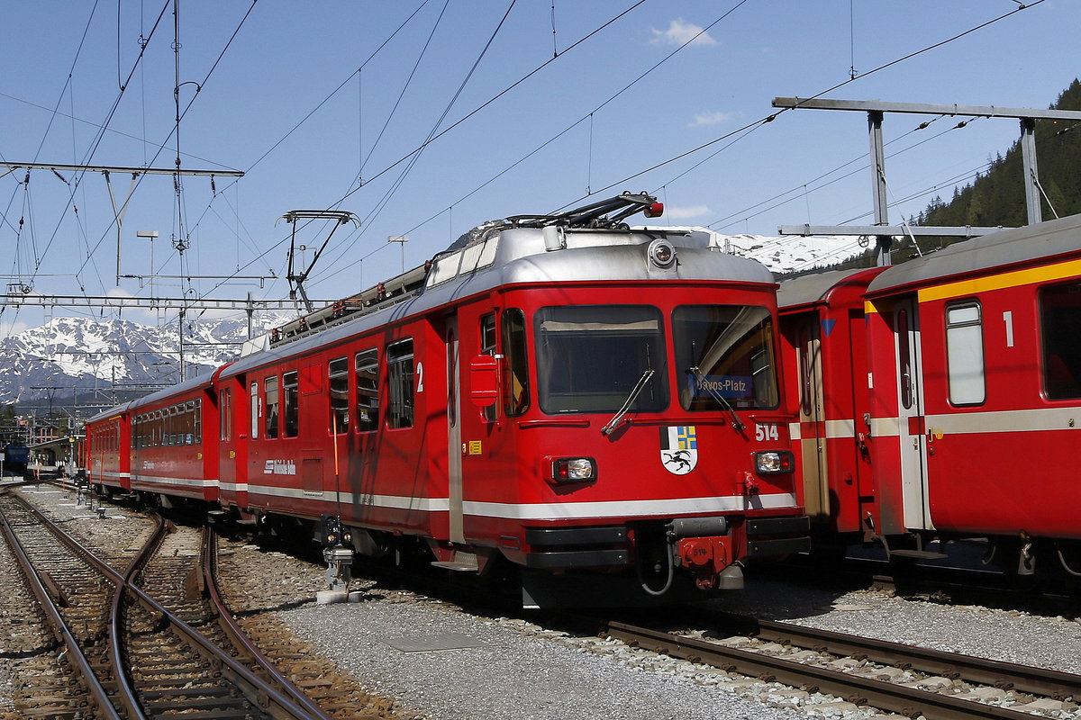 Triebwagen Be 4/4 am 8. Juni 2019 im Bahnhof von  Davos-Platz 
