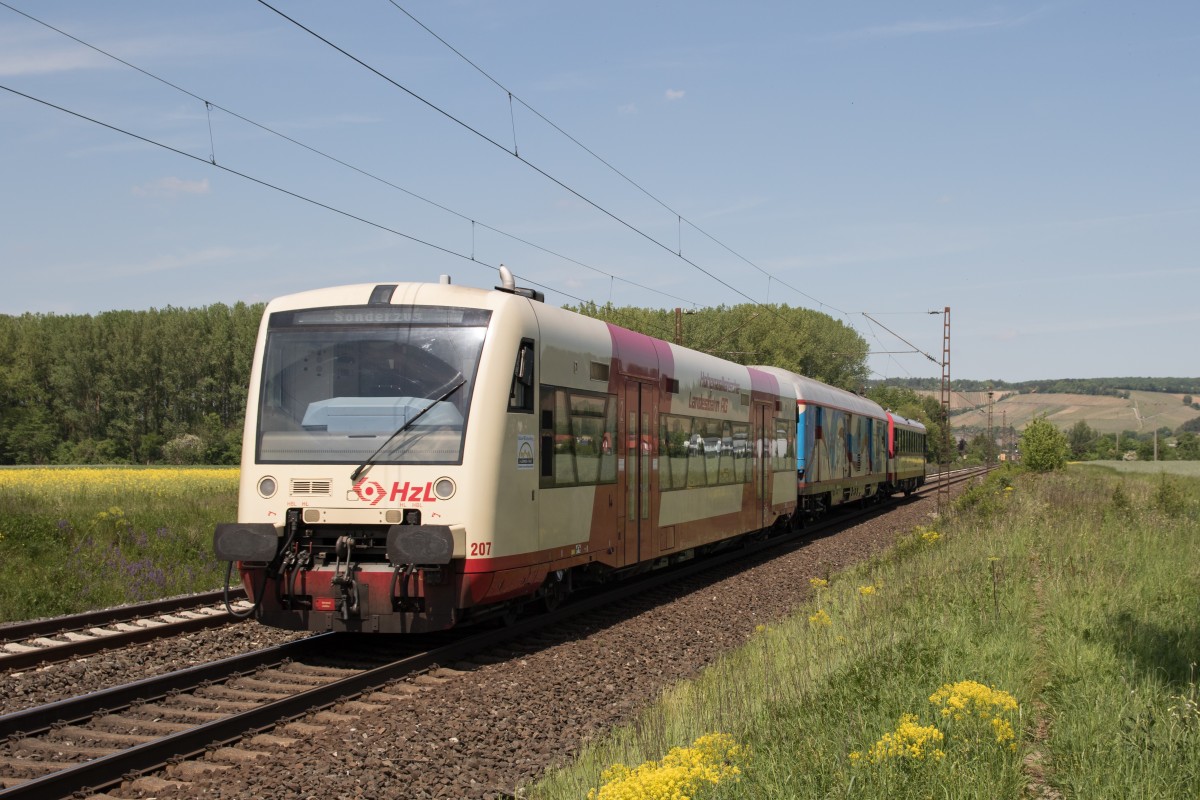 VT 207 am 14. Mai 2015 bei Retzbach am Main.