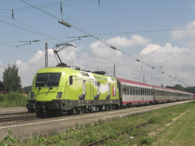 1116 033-0  Telekom-Taurus  kurz nach dem Bahnhof von bersee
in Fahrtrichtung Mnchen. Das Bild entstand am 1. Juni 2009.