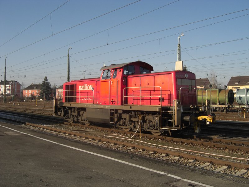 294 767-9 am 30. Dezember 2008 bei einer Rangierfahrt im 
Bahnhof von Freilassing.