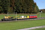 BR 218/830540/218-376-war-am-28-oktober 218 376 war am 28. Oktober 2023 mit einem kurzen Bauzug bei Axdorf im Chiemgau in Richtung Freilassing unterwegs.