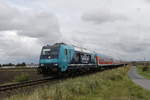 245 201-9 mit einem Regionalzug auf dem Weg nach Westerland/Sylt. Aufgenommen am 12. August 2017 bei Lehnshallig.
