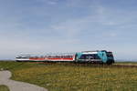 245 209 mit einem kurzen Regionalzug aus Sylt kommend am 14. August 2017 bei Klanxbll.