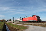 101 067-7 auf dem Weg nach Salzburg am 1. November 2016 bei bersee am Chiemsee.