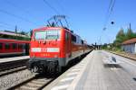 111 037-8 am 5. August 2013 im Bahnhof von Prien am Chiemsee.