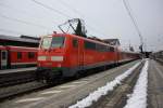 111 040-2 befand sich am 28. März 2013 am Ende eines Regionalzuges von Salzburg nach München. Aufgenommen beim Halt in Prien am Chiemsee.