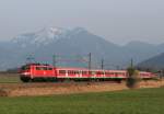111 046-9 am 1. April 2014 bei einer der letzten Einsätze auf dieser Strecke. Aufgenommen zwischen Prien und Bernau am Chiemsee.