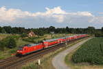 146 103 war am 27. Juni 2020 mit einem Doppelstock-Regionalzug bei Langwedel in Richtung Bremerhaven unterwegs.