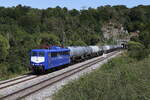 BR 151/788853/151-033-von-widmer-rail-sevice 151 033 von 'WIDMER RAIL SEVICE' mit einem Kesselwagenzug am 9. August 2022 bei Sollnhofen im Altmhltal.