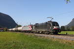 182 519 mit einem Kesselwagenzug am 15. September 2020 bei Niederaudorf.