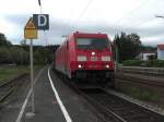 185 343-1 am 24. Septbember 2010 bei der Durchfahrt des Bahnhofs von Bad Endorf im Chiemgau.