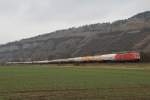 185 406-6 mit einem Kesselwagenzug am 20. Februar 2014 bei Thngersheim.