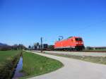185 224-3 fuhr am 29. Mrz 2014 mit dem  Walter-Zug  durch den Chiemgau. Aufgenommen bei bersee am Chiemsee.