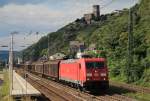 185 338-1 war am 21. August 2014 im Rheintal unterwegs. Aufgenommen bei Kaub.