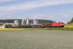 BR 185/442032/185-275-ist-mit-einem-gemischten 185 275 ist mit einem gemischten Gterzug bei Karlstadt am Main in Richtung Wrzburg unterwegs. Aufgenommen am 15. Mai 2015.
