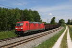 BR 185/735678/185-283-mit-einem-stahlzug-aus 185 283 mit einem Stahlzug aus Freilassing kommend am 2. Juni 2021 bei Grabensttt im Chiemgau.