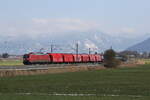 BR 185/771067/185-065-mit-der-uebergabe-aus 185 065 mit der 'bergabe' aus Traunstein kommend am 4. April 2022 bei Bernau.