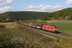 BR 185/791485/185-145-mit-einem-gemischten-gueterzug 185 145 mit einem gemischten Gterzug am 11. Oktober 2022 bei Harrbach im Maintal.