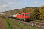 BR 185/793776/185-283-war-mit-einem-kesselwagenzug 185 283 war mit einem Kesselwagenzug am 12. Oktober 2022 bei Thngersheim in Richtung Wrzburg unterwegs.