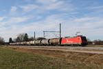 185 584 von  Rhein Cargo  mit einem Kesselwagenzug am 16. Januar 2020 bei bersee am Chiemsee.