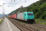 BR 185 private/743281/185-609-mit-ein-containerzug-am 185 609 mit ein Containerzug am 22. Juli 2021 bei Kaub am Rhein.