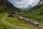 186 104 und 186 xxx waren am 26. Mai 2016 bei Gurtnellen in Richtung Gotthard unterwegs.