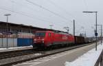 189 0581- durchfhrt am 6. Februar 2012 aus Salzburg kommend den Bahnhof von Bernau am Chiemsee.