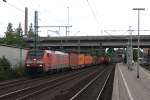 189 013-6 mit einem Containerzug am 31. Juli 2013 in Hamburg-Harburg.