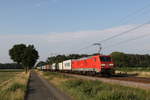 189 018 mit einem Containerzug am 27. Juni 2020 bei Drverden.