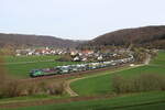 BR 193/846629/193-252-war-mit-einem-autozug 193 252 war mit einem Autozug am 5. April 2024 bei Breitenfurt im Altmhltal in Richtung Treuchtlingen unterwegs.