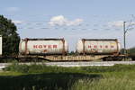 4552 744 (Sgnss) mit zwei containern der Firma  HOYER  am 18.
