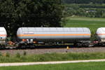 druckgaskesselwagen/704211/7813-437-zags-von-nacco-am 7813 437 (Zags) von 'NACCO' am 24. Juni 2020 bei Dollnstein/Altmhltal.