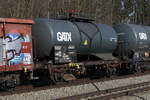 kesselwagen/803212/7465-398-zcs-von-gatx-am 7465 398 (Zcs) von 'GATX' am 9. Februar 2023 bei Sossau.