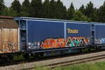 schiebewandwagen-2/736644/2464-141-hbbillns-von-touax-am 2464 141 (Hbbillns) von TOUAX' am 8. Juni 2021 bei Grabensttt.