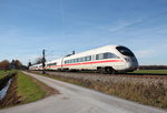 Zuge/526198/ice-hansestadt-warburg-war-auf-grund ICE 'Hansestadt Warburg' war auf Grund der Streckensperrung bei Passau am 1. November 2016 bei bersee am Chiemsee in Richtung Salzburg unterwegs.