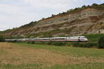 Zuge/785398/401-005-offenbach-am-main-fuhr 401 005 'Offenbach am Main' fuhr am 5. August 2022 auf Grund einer Sperrung der Schnellfahrstrecke durch das Maintal. Hier ist er bei Thngersheim in Richtung Wrzburg unterwegs.