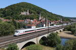 402 028  Altenburg  und 402 036  Jterbog  aus Wrzburg kommend am 8. August 2022 in Gemnden am Main.
