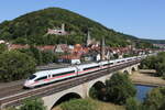 Zuge/787708/403-014-bergisch-gladbach-durchfaehrt-soeben 403 014 'Bergisch Gladbach' durchfhrt soeben Gemnden am Main. Aufgenommen am 8. August 2022.