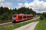 BR 426/702000/426-533-auf-dem-weg-nach 426 533 auf dem Weg nach Traunstein am 11. Juni 2020 bei Grabensttt im Chiemgau.