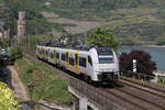 460 515 bei der Einfahrt in Oberwesel am Rhein am 4. Mai 2022.