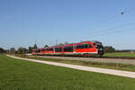 BR 642/790151/642-559-der-erzgebirgsbahn-auf-dem 642 559 der 'Erzgebirgsbahn' auf dem Weg nach Freilassing am 6. Oktober 2022 bei bersee am Chiemsee.
