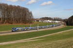 430 005 und 430 011 waren am 18. Februar 2024 bei Axdorf im Chiemgau auf dem Weg nach Mnchen.