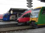 Am 30. Dezember 2009 trafen im Bahnhof von Freilassing drei verschiedene
Triebzge aufeinander. Die beiden derzeit auf der  Berchtesgadner Land
Bahn  zum Einsatz kommenden Triebwagen der  CANTUS-Bahn  und der  Wald-bahn . In der Mitte ein 4024-er der BB.