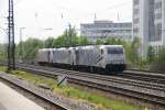 lokomotion-9/405459/185-660-186-102-2-und-185 185 660, 186 102-2 und 185 662 durchfahren am 25. April 2011  den Heimeranplatz in Mnchen.
