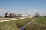 lokomotion-9/441709/186-285-3-und-486-510-mit 186 285-3 und 486 510 mit dem 'EKOL-Zug' m 8. April 2015 bei bersee am Chiemsee.