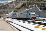 186 290-3 und 186 102-0 am 19. März 2016 im Bahnhof  Brenner .