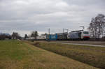 189 917 und 189 927 waren am 28. Dezember 2016 bei bersee am Chiemsee mit dem  Ekol-Zug  in Richtung Salzburg unterwegs.