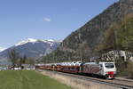 EU 43 006 mit einem Autozug vom Brenner kommend am 8. April 2017 bei Freienfeld/Campo di Trens.