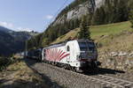 lokomotion-9/633656/193-775-189-927-und-189 193 775, 189 927 und 189 988 waren am 16. Oktober 2018 kurz vor St. Jodok in Richtung Brenner unterwegs.